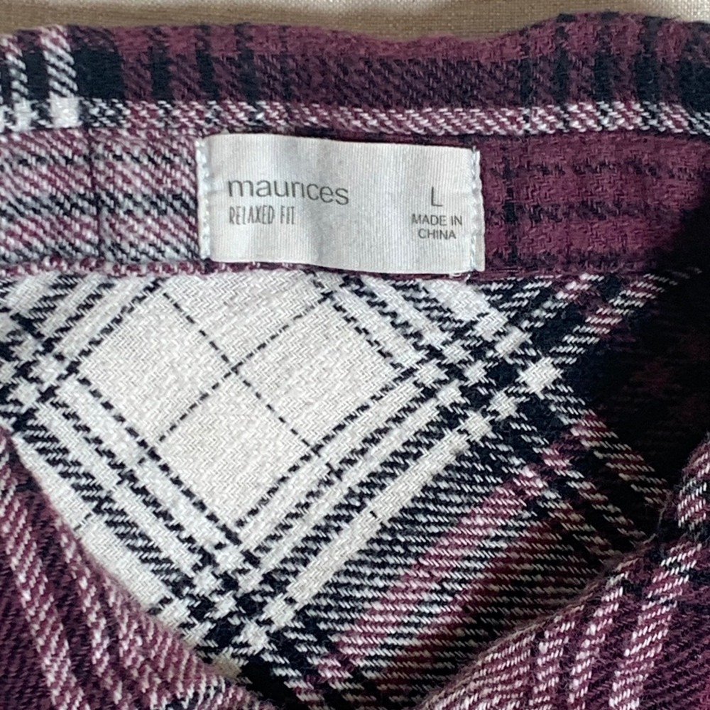 Maurices Flannel Button Down Women Large Burgundy Plaid Excellent Relaxed Fit - Picture 7 of 9